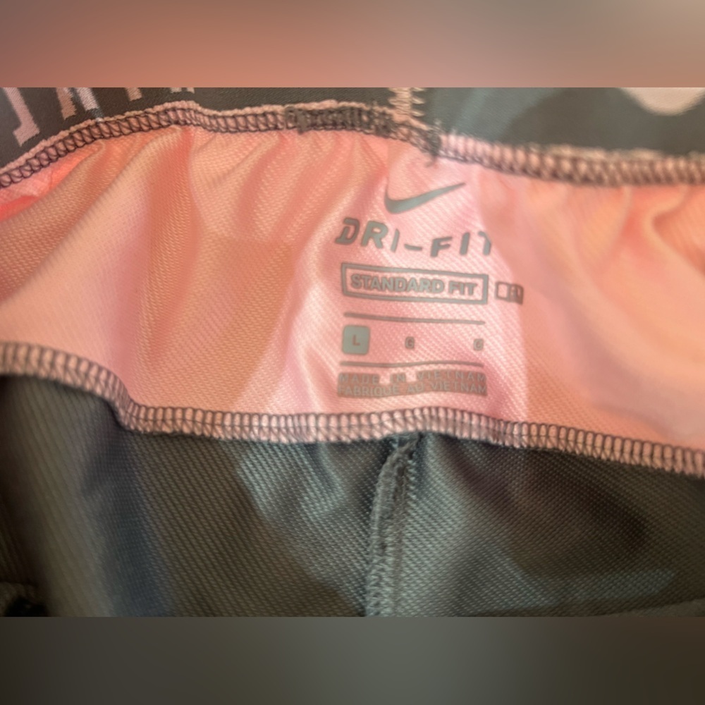 Nike shorts youth size L - Picture 3 of 3